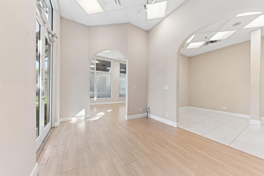 More Photos Of 826 N Dixie Hwy, Lantana Apartments For Sale