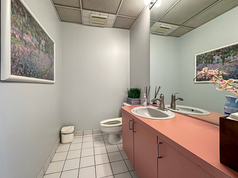 More Photos Of 29 Smull Ave, Caldwell Office Residential For Sale