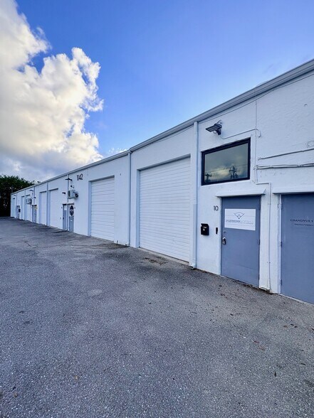 Primary Photo Of 1142 Okeechobee Rd, West Palm Beach Industrial For Lease