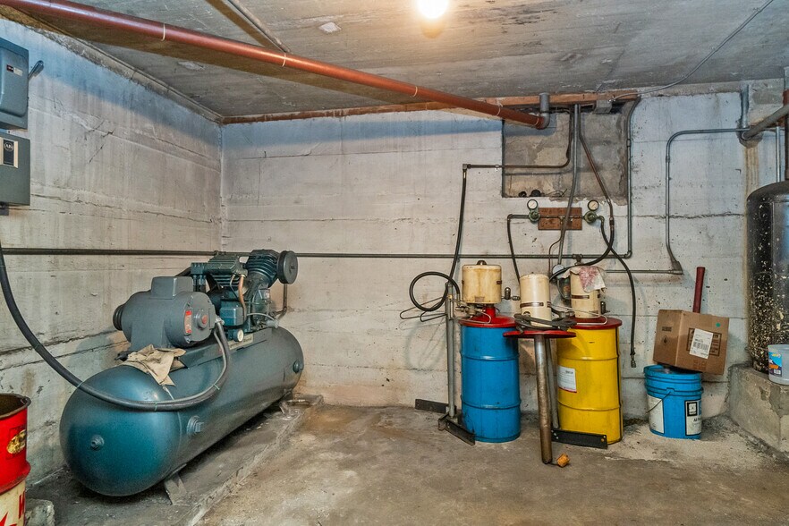 More Photos Of 6712 Main St, Martins Creek Service Station For Sale