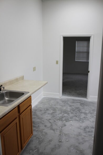 More Photos Of 1805 W Colonial Dr, Orlando Medical For Sale