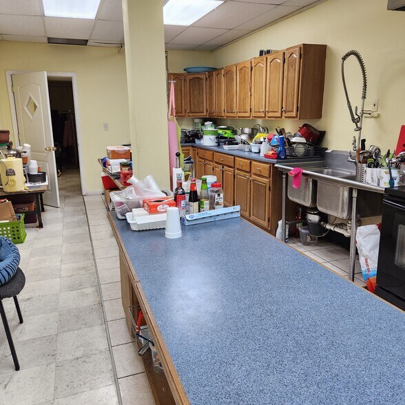 More Photos Of 7055 Terminal Sq, Upper Darby Township Medical For Sale