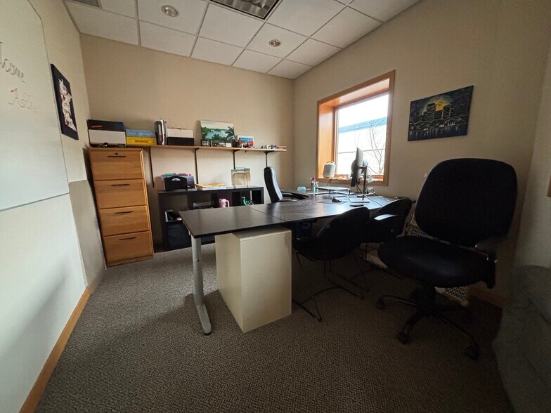 More Photos Of 2238-2240 Edgewood Ave S, Minneapolis Flex For Sale