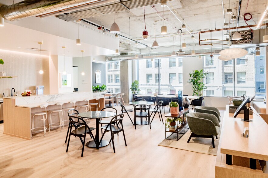 Primary Photo Of 400 University St, Seattle Coworking Space
