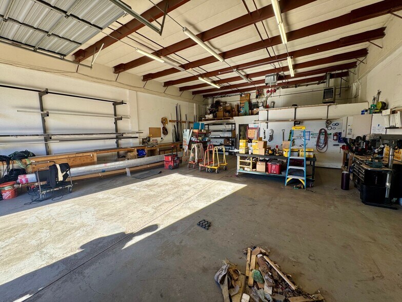 More Photos Of 15350 E Hinsdale Cir, Centennial Light Distribution For Lease