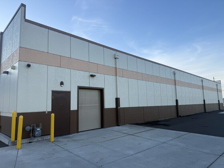 More Photos Of 636 N Main St, Phoenix General Retail For Lease