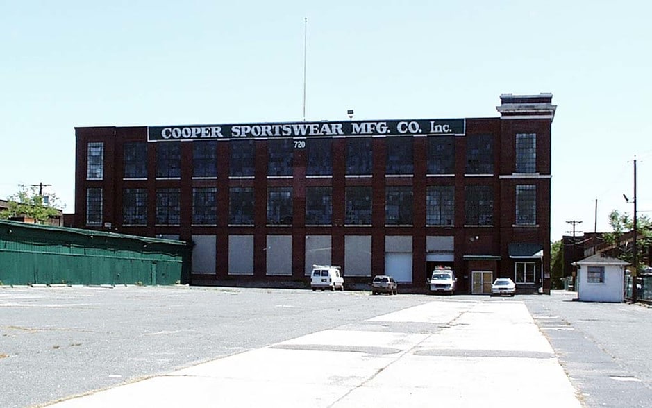 More Photos Of 720 Frelinghuysen Ave, Newark Manufacturing For Lease