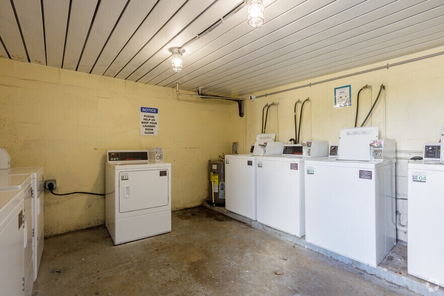 More Photos Of 150 E University Blvd, Melbourne Apartments For Sale