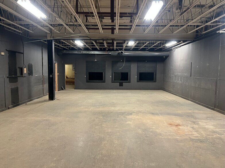 More Photos Of 3 Fergueson Dr, Parkersburg Warehouse For Lease
