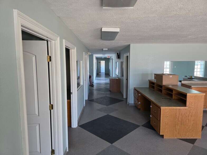 More Photos Of 3708 Highway 27 S, Sulphur Flex For Lease