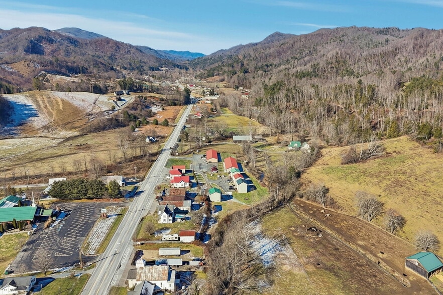 More Photos Of 8703 Highway 19 E, Roan Mountain Apartments For Sale