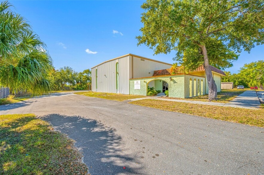Primary Photo Of 5802 N Occident St, Tampa Industrial For Sale
