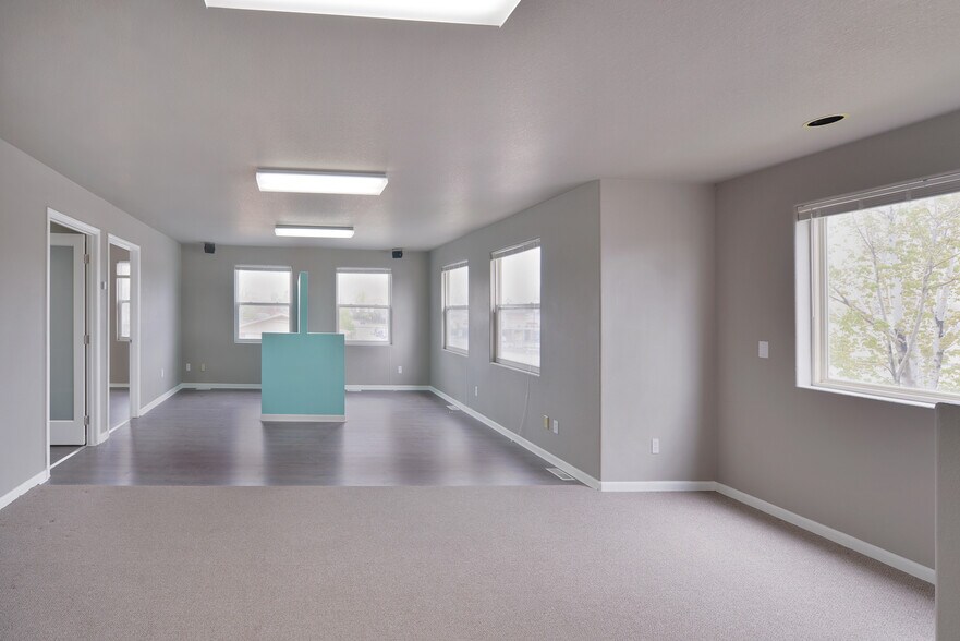 More Photos Of 1405 Madison Ave, Loveland Showroom For Sale