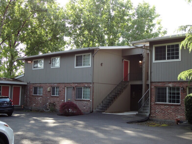 Primary Photo Of 4540 SW Dogwood Ln, Portland Apartments For Sale