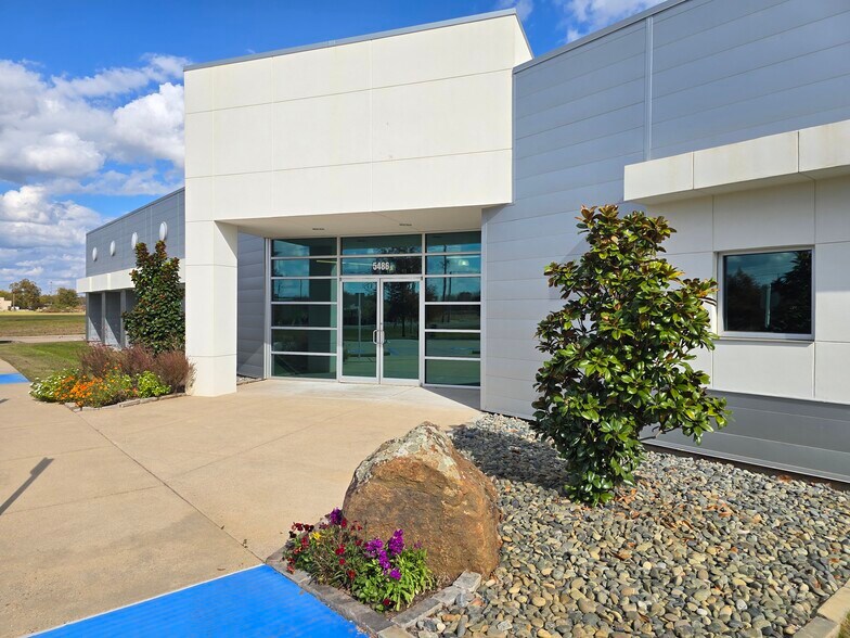 More Photos Of 5486 Airline Dr, Bossier City Office For Sale