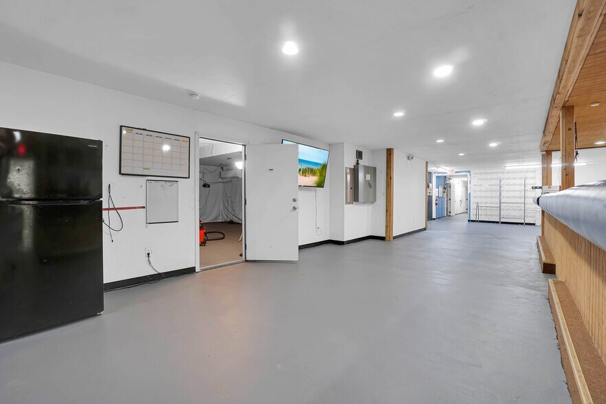 More Photos Of 42851 E County Road 1470, Lone Wolf Land For Sale