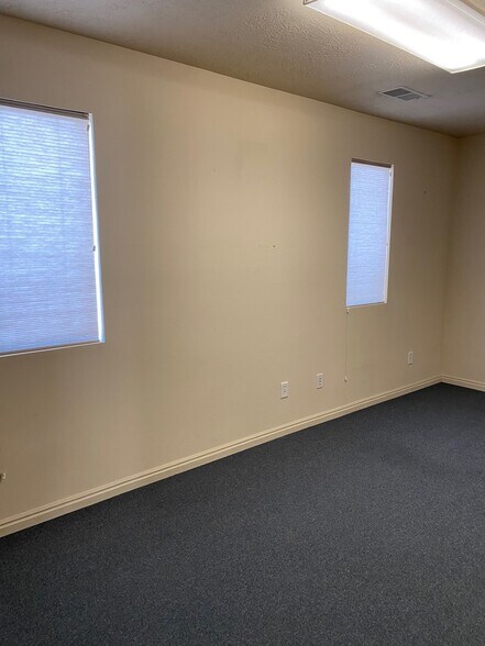 More Photos Of 1200 Avenue E, Ely Office For Sale