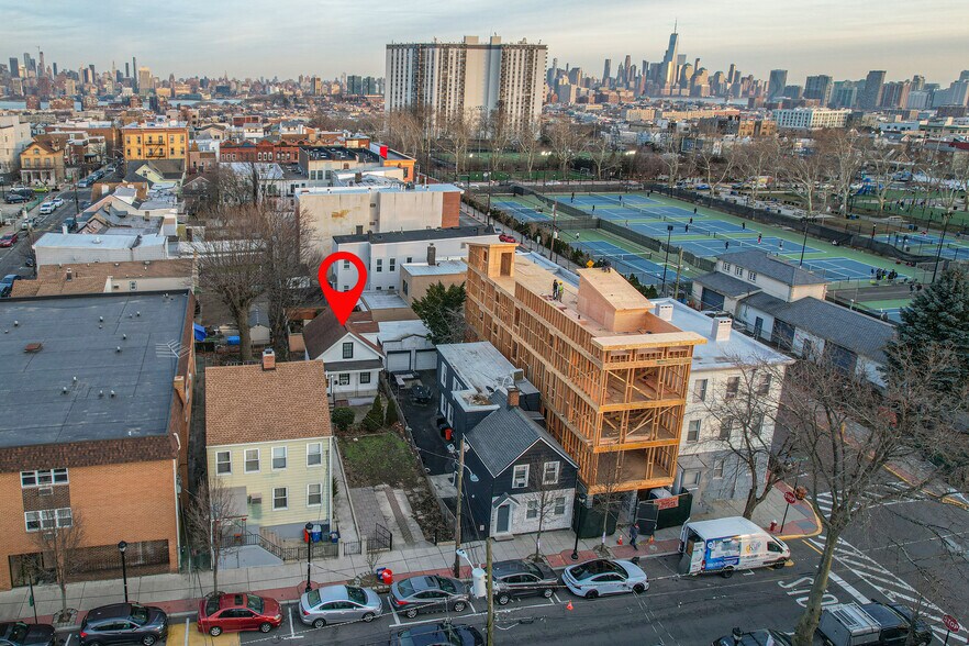 More Photos Of 206 Bergenline Ave, Union City Land For Sale