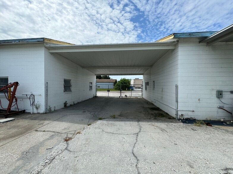 More Photos Of 6801 Tower Dr, Hudson Service For Lease