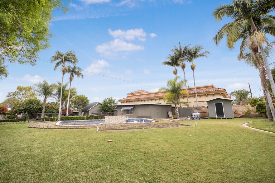 More Photos Of 801 W Whittier Blvd, La Habra Storefront Retail Residential For Sale