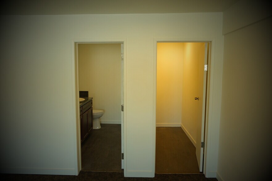 More Photos Of 906 N Alvarado St, Los Angeles Storefront Retail Office For Lease