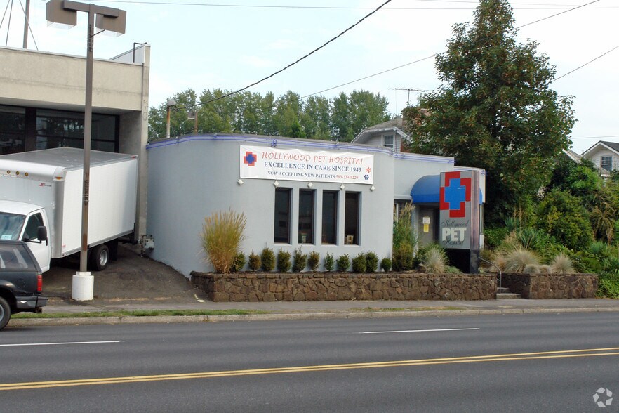 More Photos Of 3565 NE Sandy Blvd, Portland Storefront Retail Residential For Sale