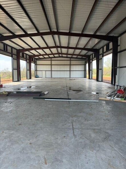 More Photos Of 7301 Hannah Rd, Oklahoma City Light Manufacturing For Lease