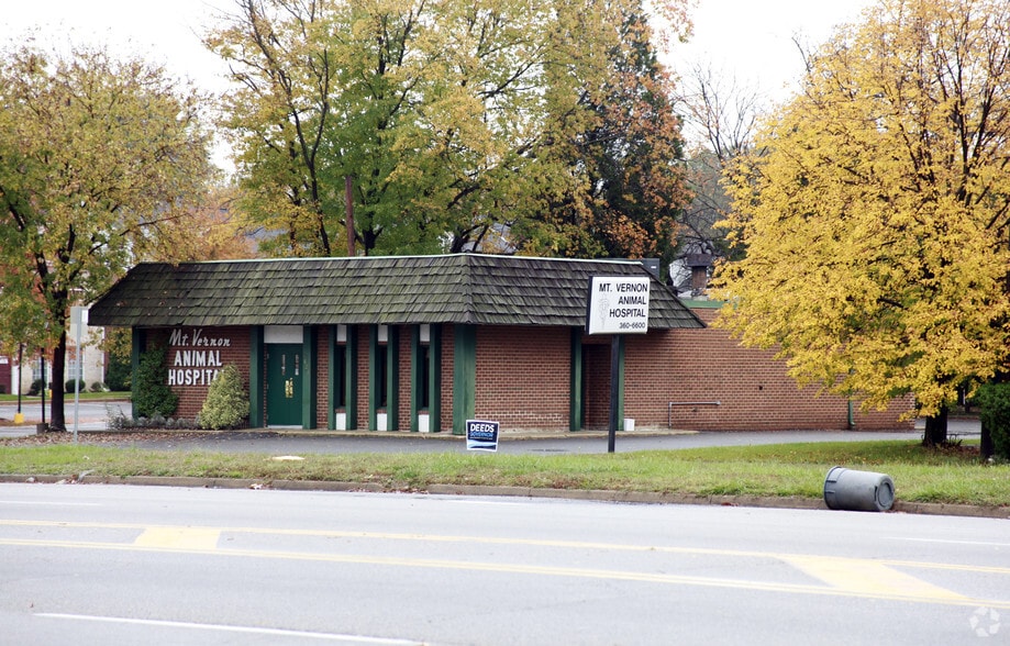 Primary Photo Of 8623 Richmond Hwy, Alexandria Veterinarian Kennel For Sale