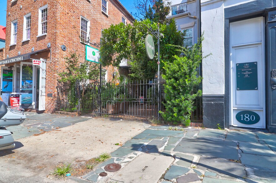 More Photos Of 182-184 E Bay St, Charleston Storefront Retail Office For Lease