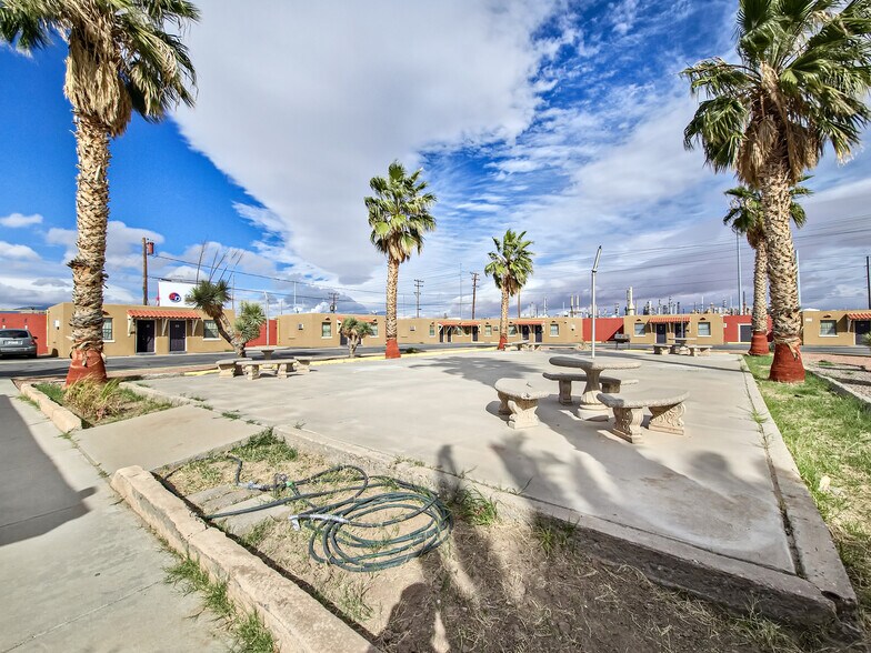 More Photos Of 6941 Alameda Ave, El Paso Hotel For Sale