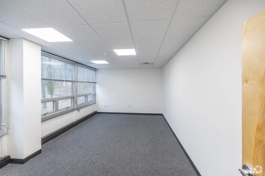 More Photos Of 111 N Central Ave, Hartsdale Office For Lease