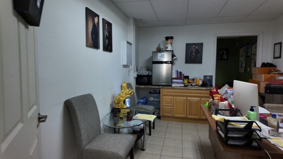 More Photos Of 2401 W Cervantes St, Pensacola General Retail For Sale