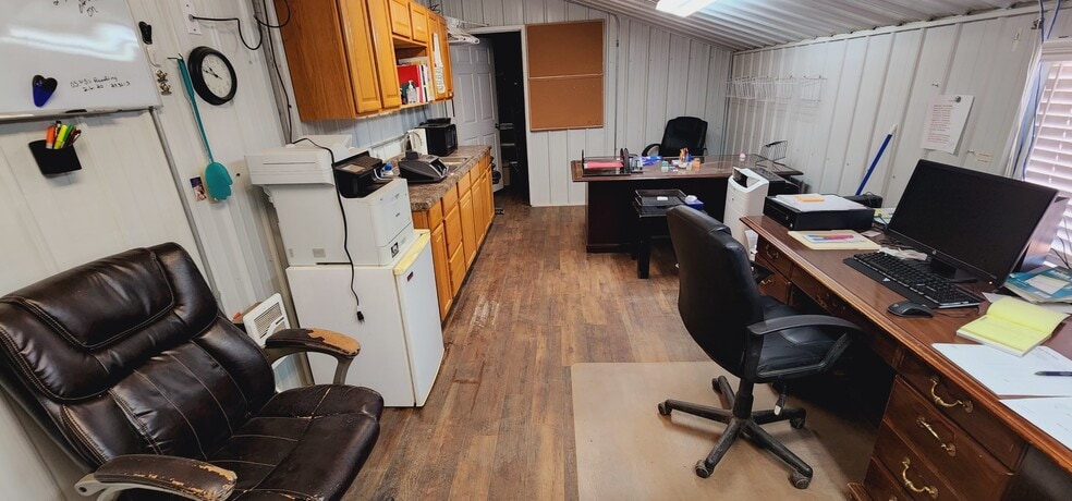 More Photos Of 2052 NW 125th Ave, Watford City Self Storage For Sale
