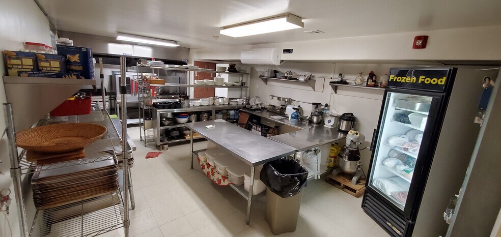More Photos Of 300-304 Grand St, Paterson Restaurant For Lease