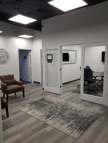 More Photos Of 8611 N Black Canyon Hwy, Phoenix Medical For Lease