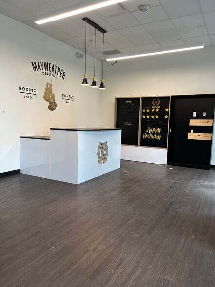 More Photos Of 120 W Trinity Pl, Decatur Office For Lease