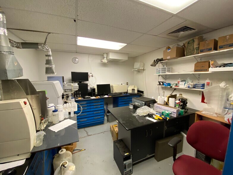 More Photos Of 3030-3040 S Vallejo St, Englewood Warehouse For Sale