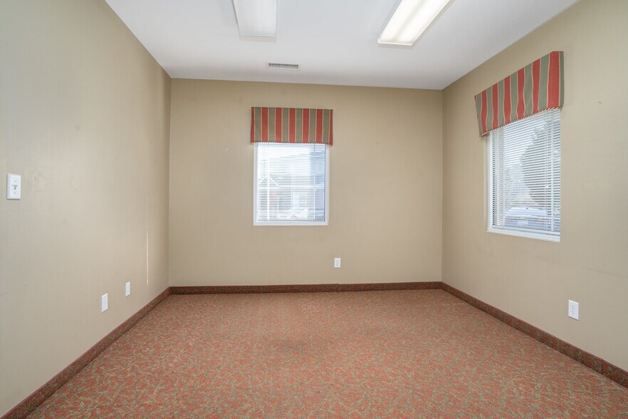 More Photos Of 4025 Capital Dr, Rocky Mount Office For Sale