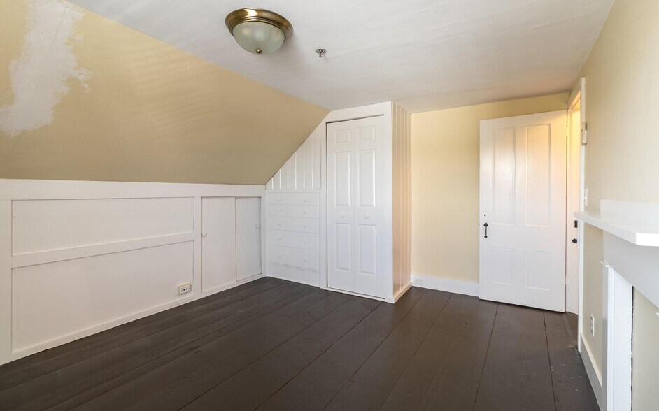 More Photos Of 110 Chapel St, Portsmouth Office For Lease