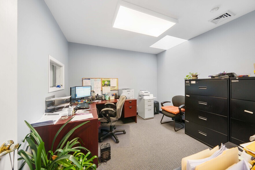 More Photos Of 277 W Clay Ave, Roselle Park Office For Sale