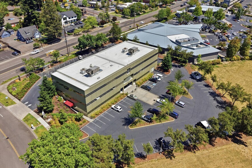 More Photos Of 8555 SW Apple Way, Portland Office For Lease