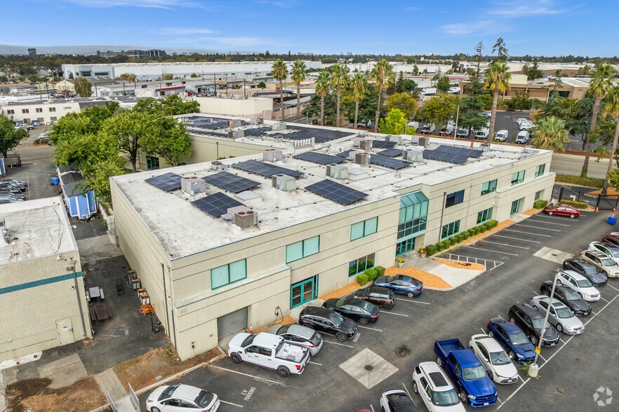 More Photos Of 1560 Berger Dr, San Jose Light Distribution For Lease