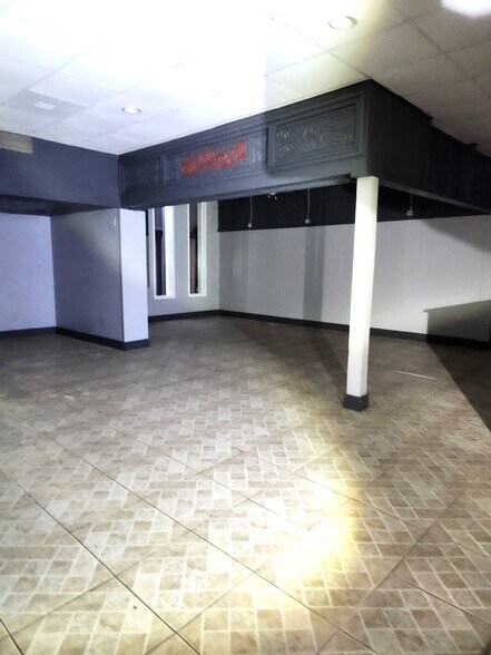 More Photos Of 3653 Victory Dr, Columbus Restaurant For Sale