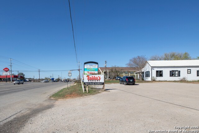 More Photos Of 1820 10th St, Floresville Freestanding For Sale