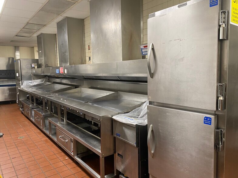 More Photos Of 2199 Riverside Dr, Columbus Restaurant For Lease