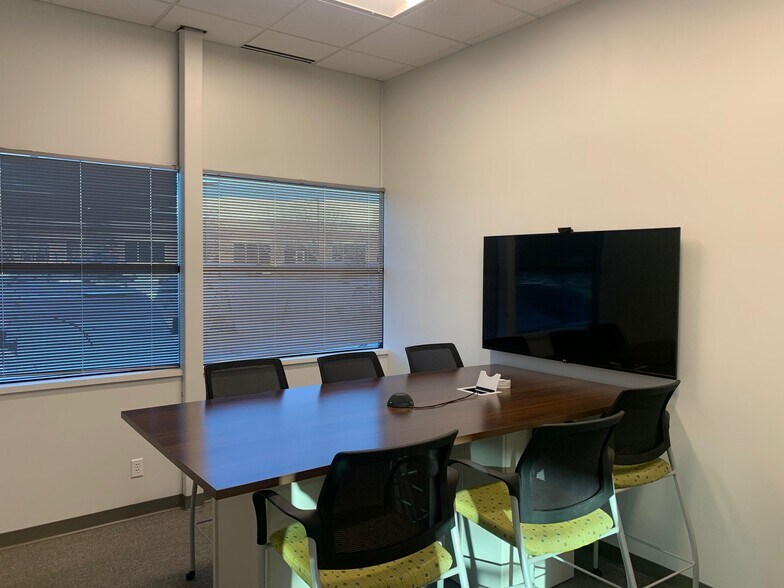 More Photos Of 7600-7650 Golden Triangle Dr, Eden Prairie Research And Development For Lease