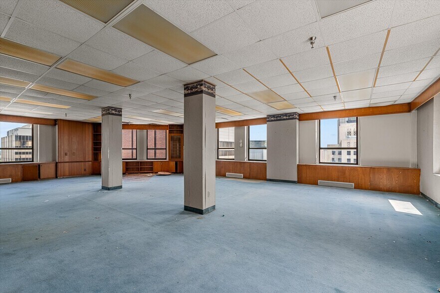 More Photos Of 509 Marshall St, Shreveport Office For Sale