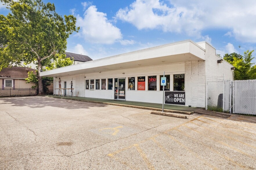 More Photos Of 602 E 20th St, Houston Restaurant For Lease