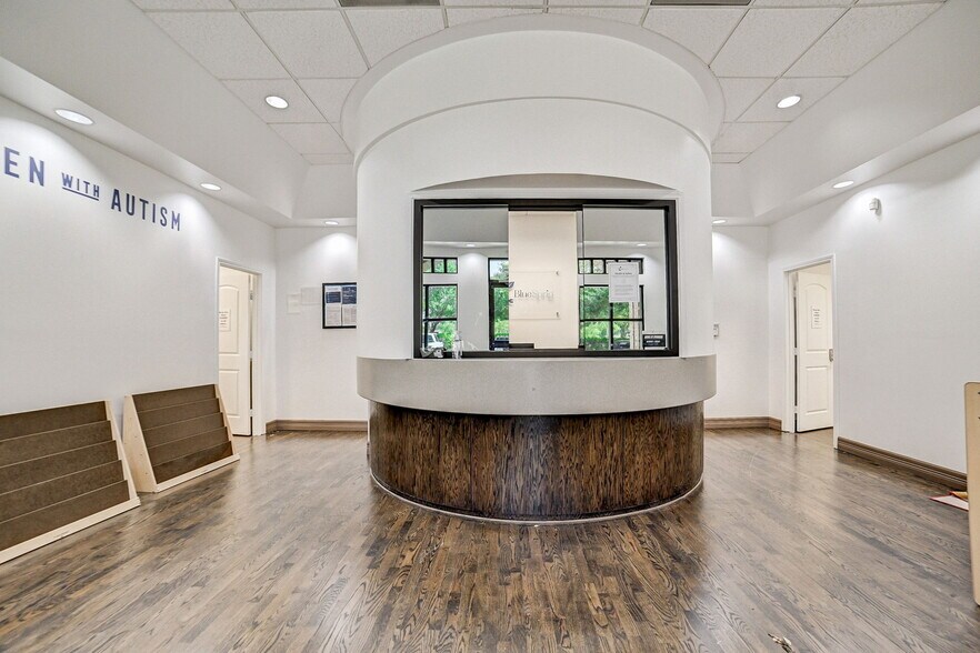 More Photos Of 2515 Cordes Dr, Sugar Land General Retail For Sale