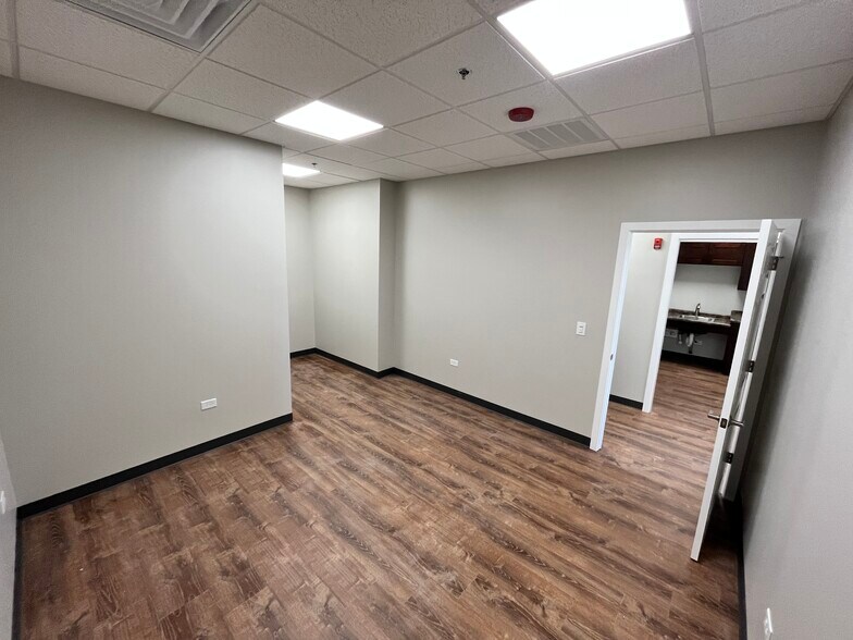 More Photos Of 113 Main St, Oswego Medical For Lease